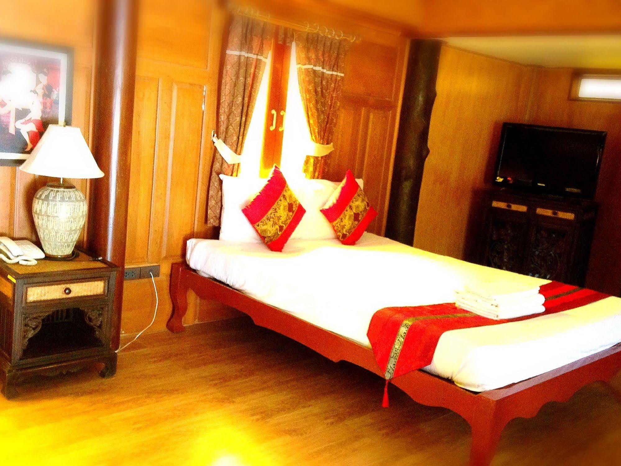 Jaroenrat Resort Samut Songkhram Exterior photo