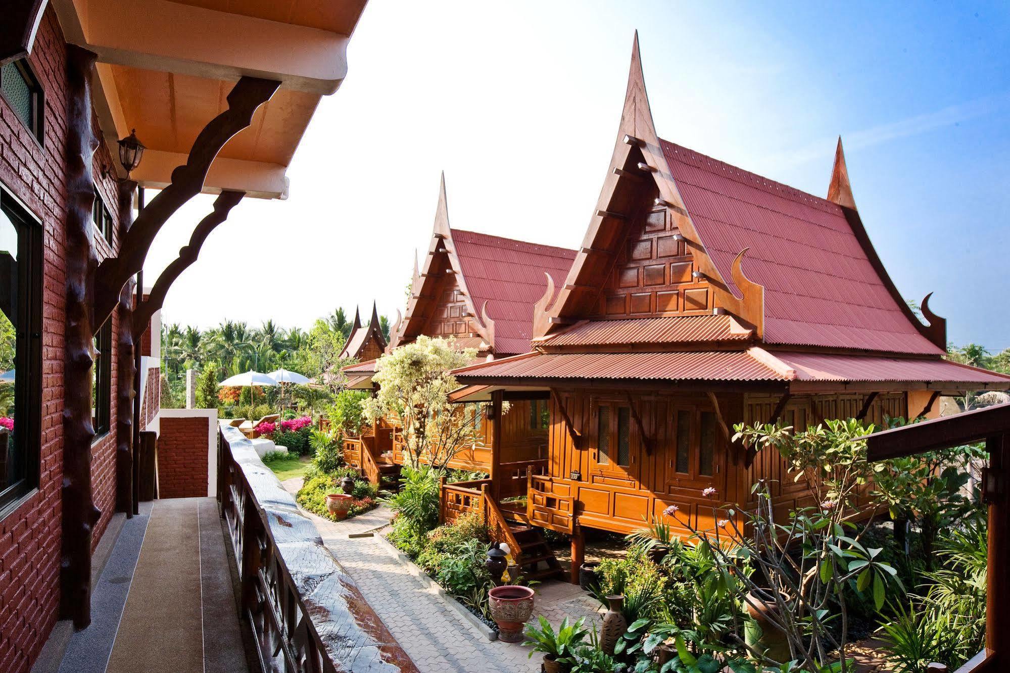 Jaroenrat Resort Samut Songkhram Exterior photo