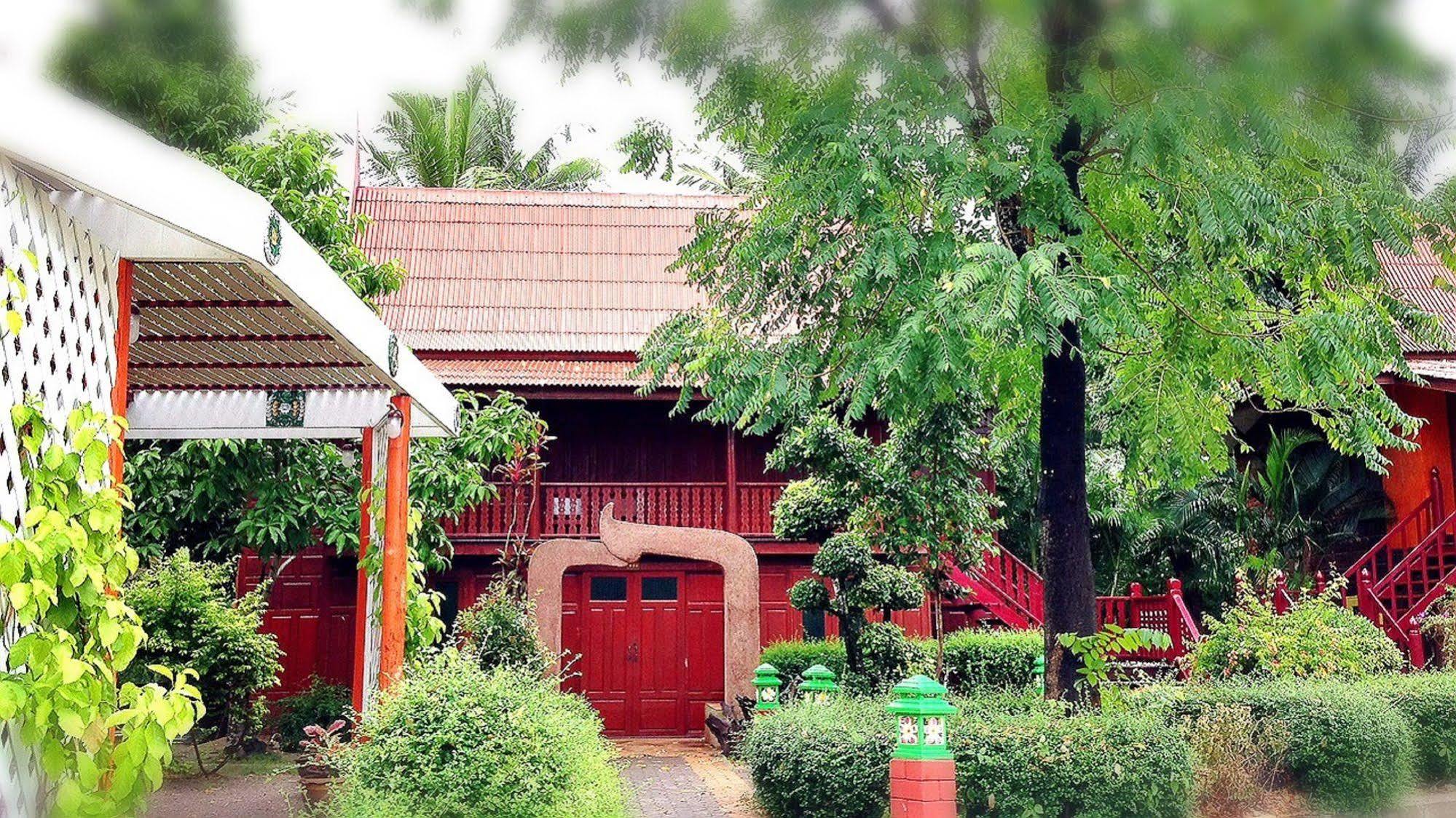 Jaroenrat Resort Samut Songkhram Exterior photo
