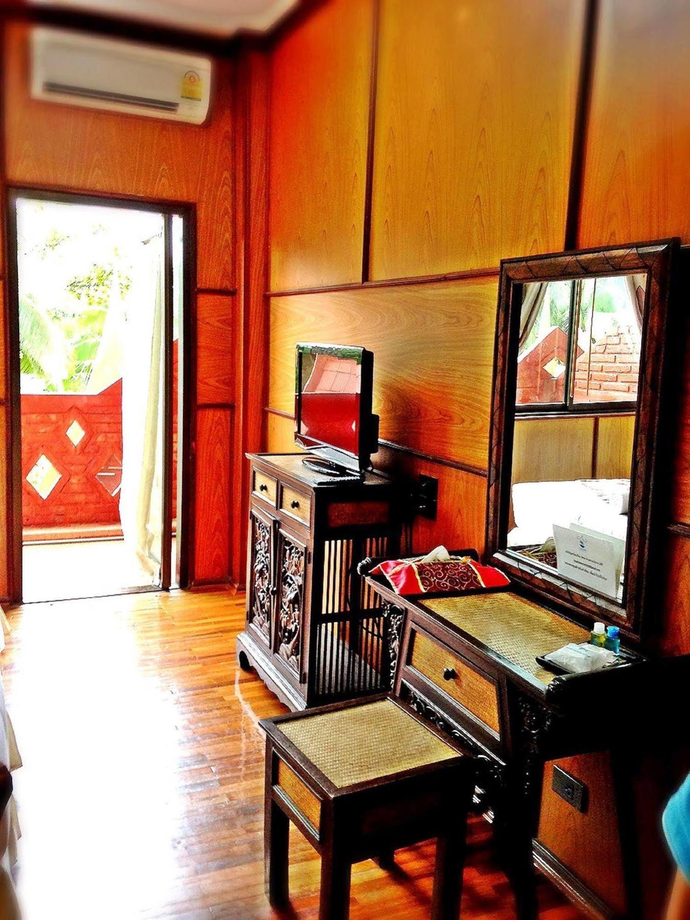 Jaroenrat Resort Samut Songkhram Exterior photo